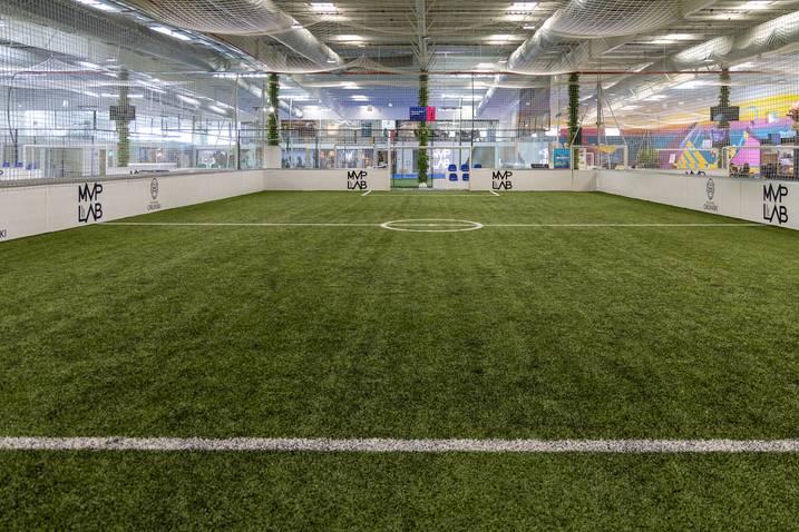 Indoor Football Field for Coaching and Concept Shooting — photo 6