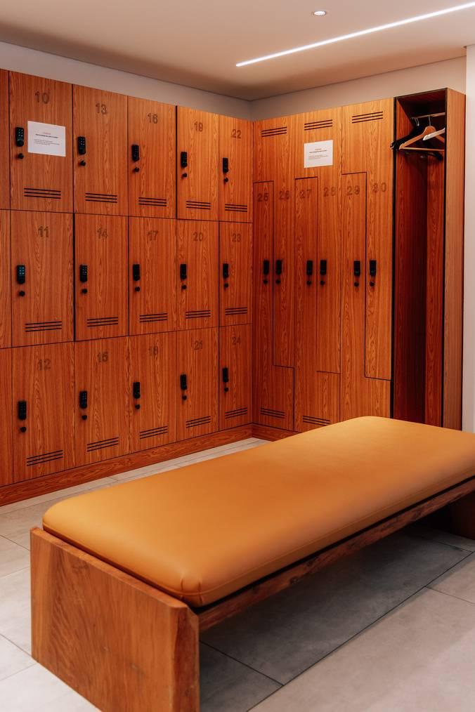 Indoor Football Field for Coaching and Concept Shooting — photo 10